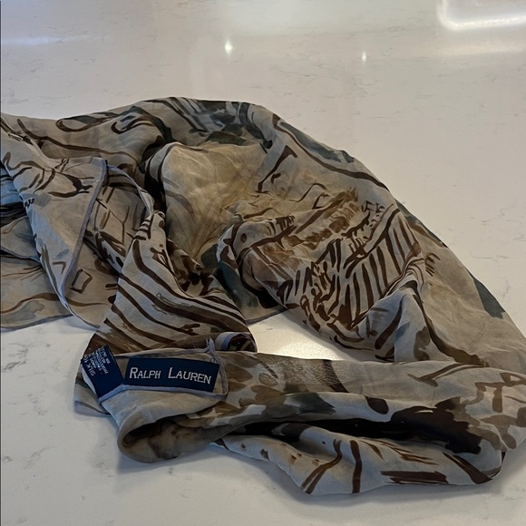 💯% SILK Ralph Lauren Scarf - Picture 4 of 6